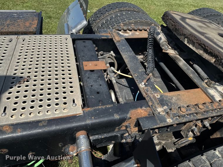 image for item DU9397 2007 International 9900i semi truck