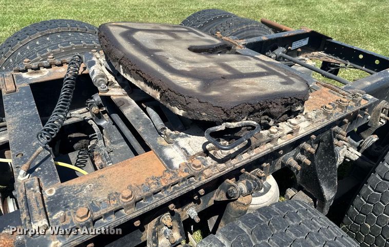 image for item DU9397 2007 International 9900i semi truck