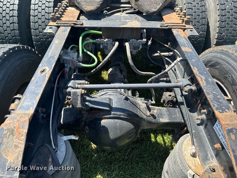 image for item DU9397 2007 International 9900i semi truck