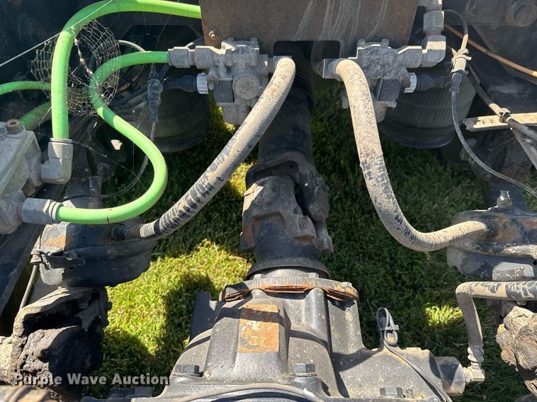 image for item DU9397 2007 International 9900i semi truck