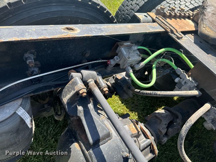 image for item DU9397 2007 International 9900i semi truck