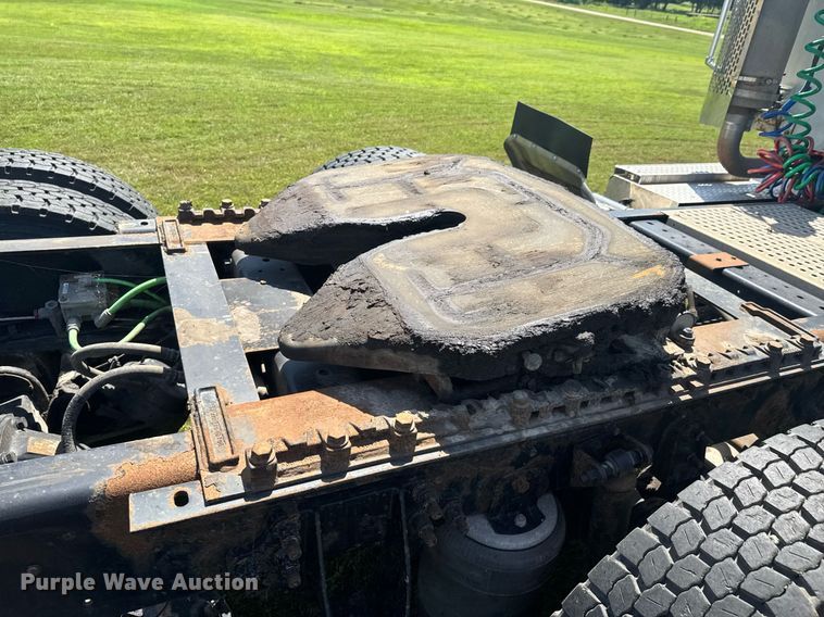 image for item DU9397 2007 International 9900i semi truck