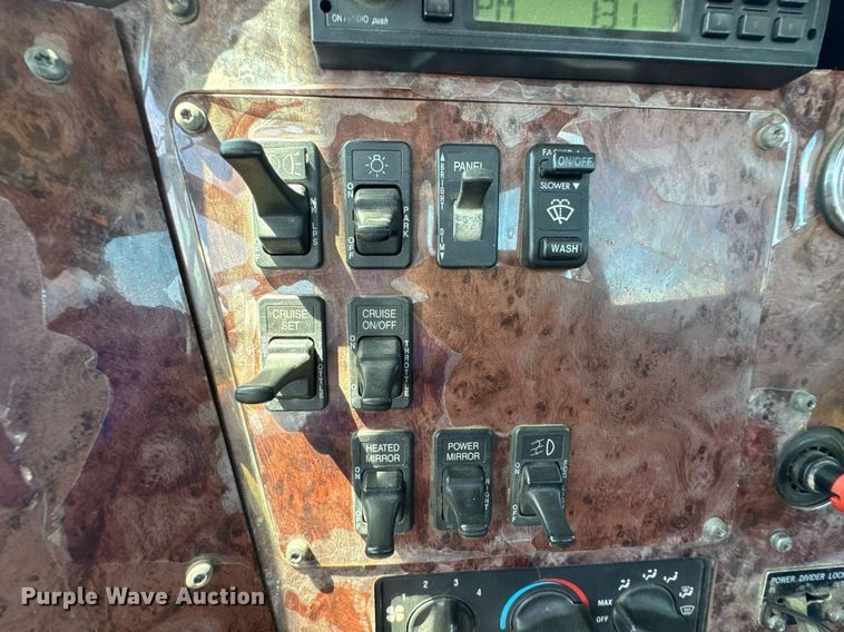 image for item DU9397 2007 International 9900i semi truck