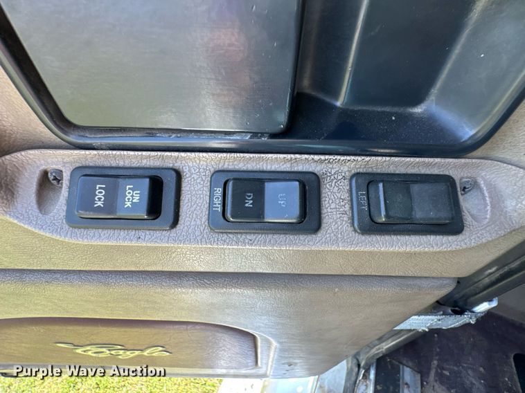 image for item DU9397 2007 International 9900i semi truck