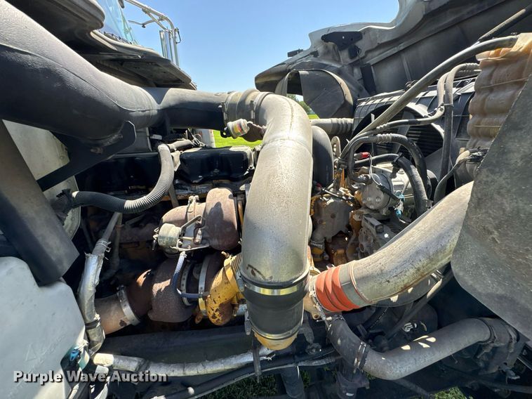 image for item DU9397 2007 International 9900i semi truck