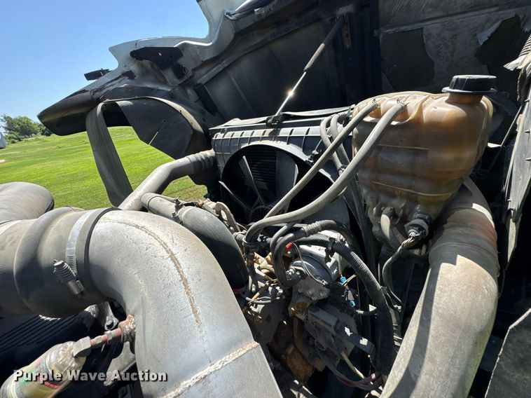 image for item DU9397 2007 International 9900i semi truck