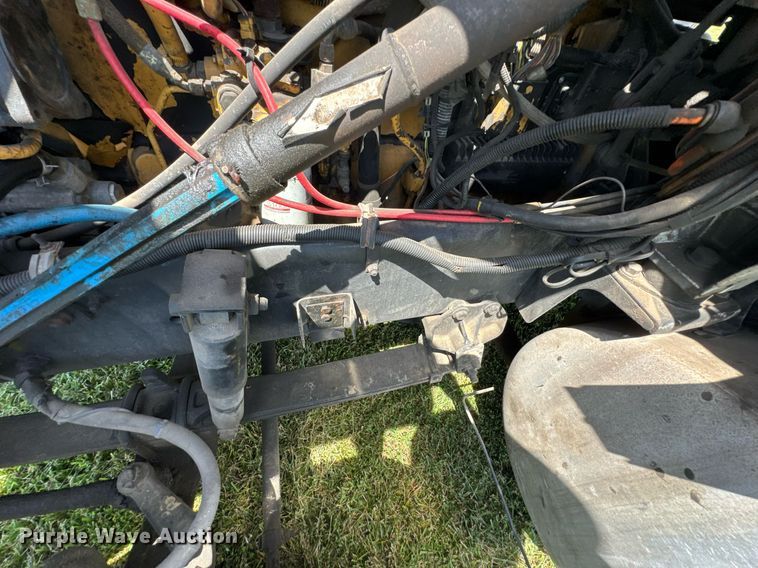 image for item DU9397 2007 International 9900i semi truck