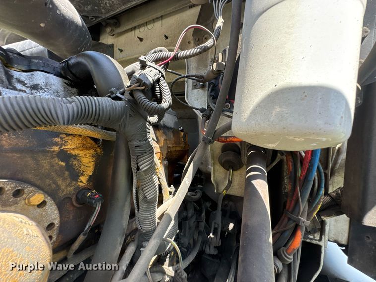 image for item DU9397 2007 International 9900i semi truck