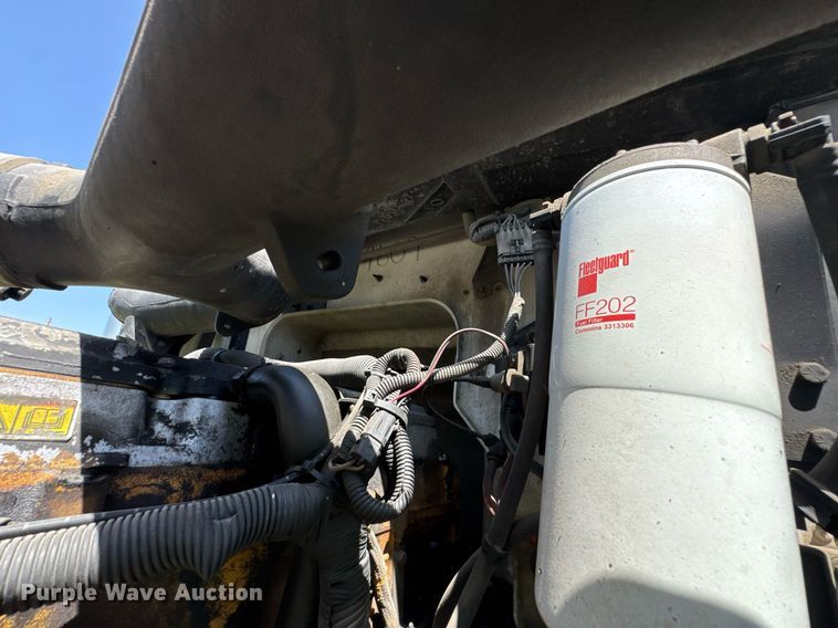 image for item DU9397 2007 International 9900i semi truck