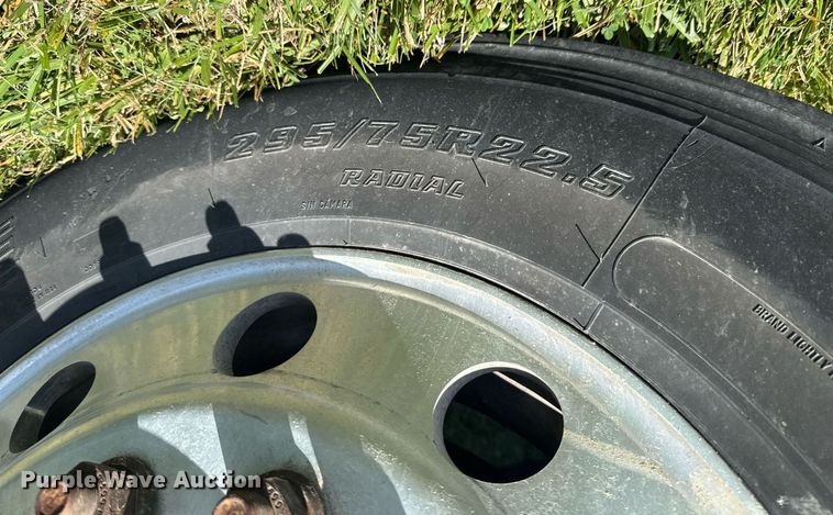 image for item DU9397 2007 International 9900i semi truck