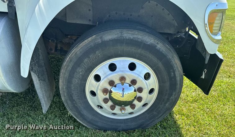 image for item DU9397 2007 International 9900i semi truck