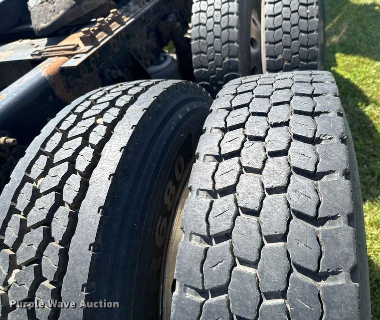 image for item DU9397 2007 International 9900i semi truck