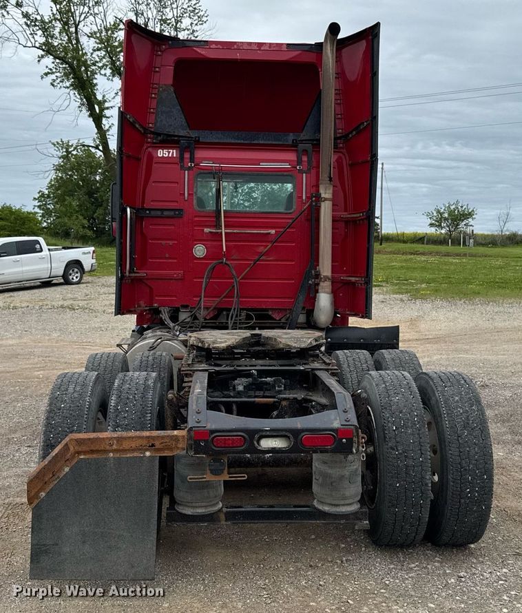 image for item DV2691 2013 Volvo Truck VNL semi truck