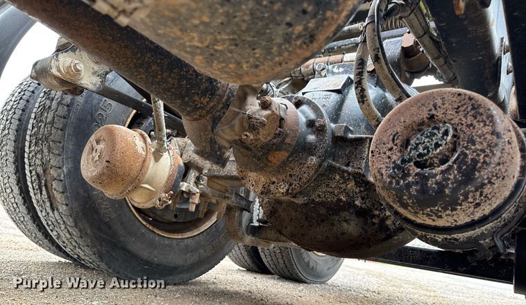 image for item DV2691 2013 Volvo Truck VNL semi truck