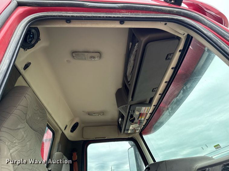 image for item DV2691 2013 Volvo Truck VNL semi truck