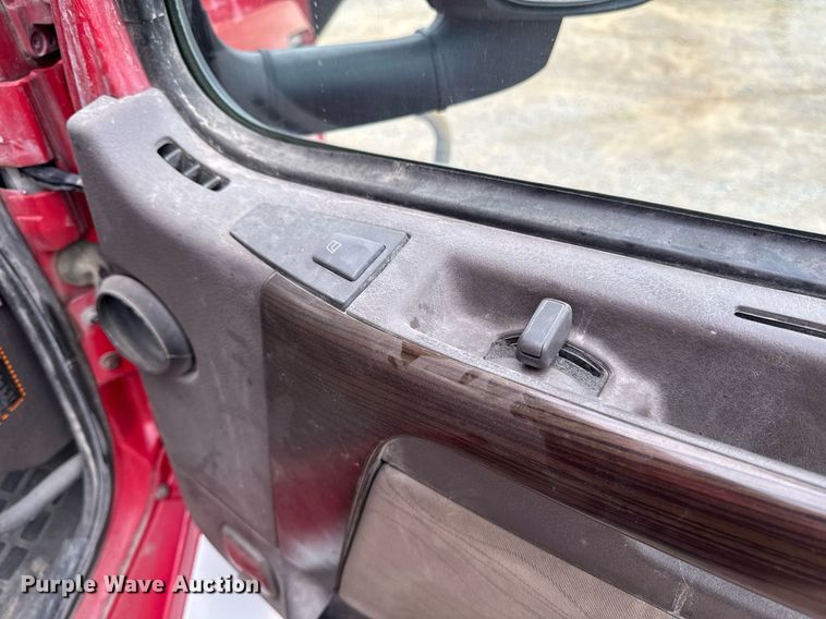 image for item DV2691 2013 Volvo Truck VNL semi truck