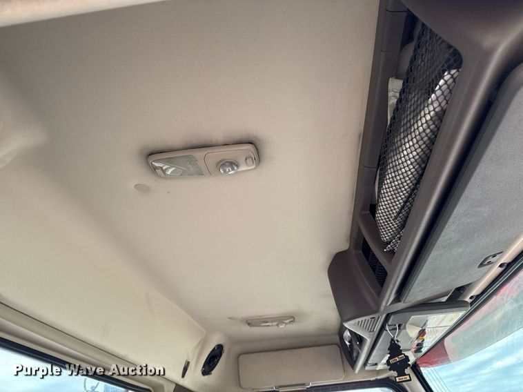 image for item DV2691 2013 Volvo Truck VNL semi truck