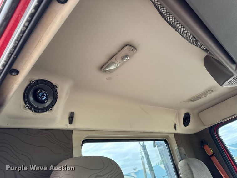 image for item DV2691 2013 Volvo Truck VNL semi truck