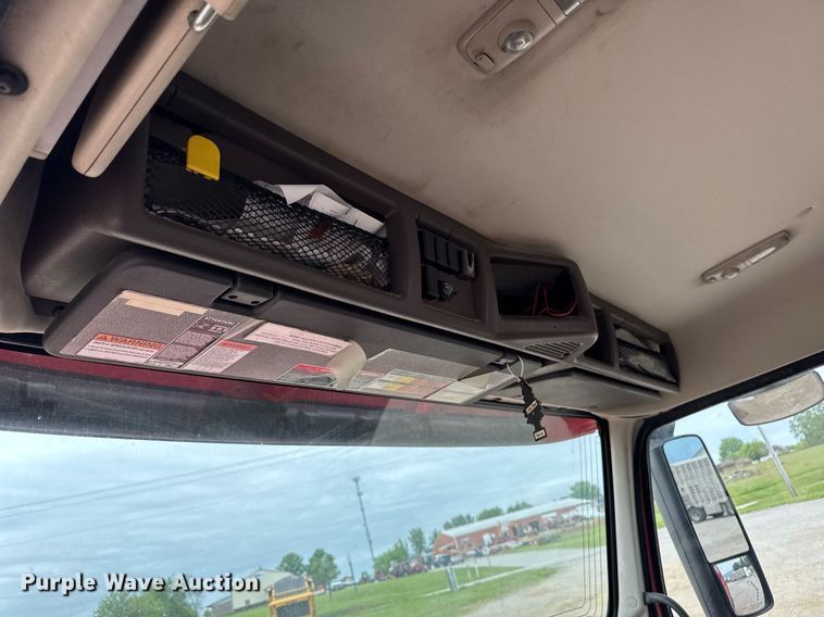 image for item DV2691 2013 Volvo Truck VNL semi truck