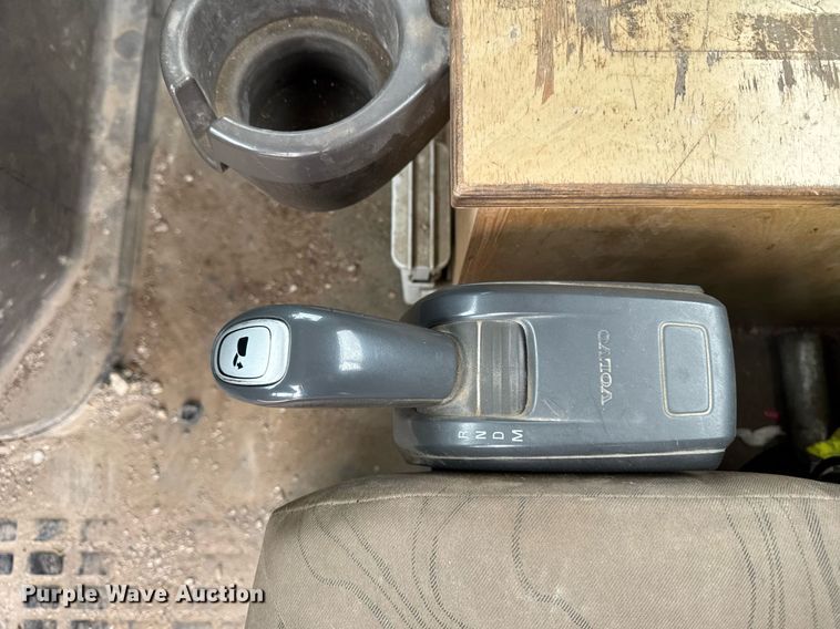 image for item DV2691 2013 Volvo Truck VNL semi truck