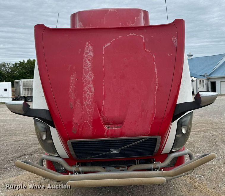 image for item DV2691 2013 Volvo Truck VNL semi truck