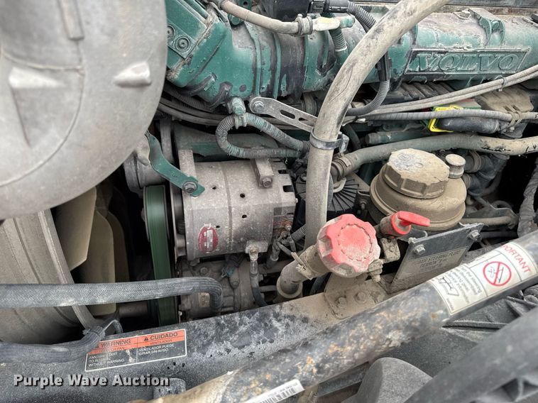 image for item DV2691 2013 Volvo Truck VNL semi truck