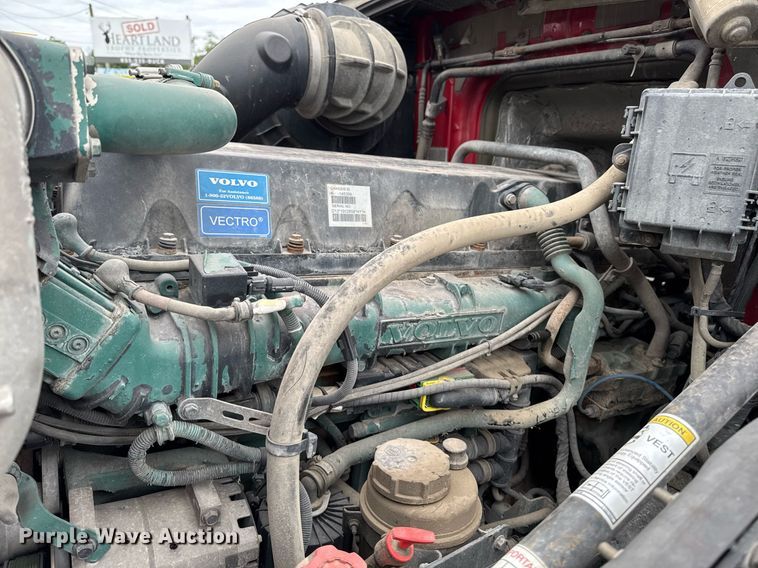 image for item DV2691 2013 Volvo Truck VNL semi truck