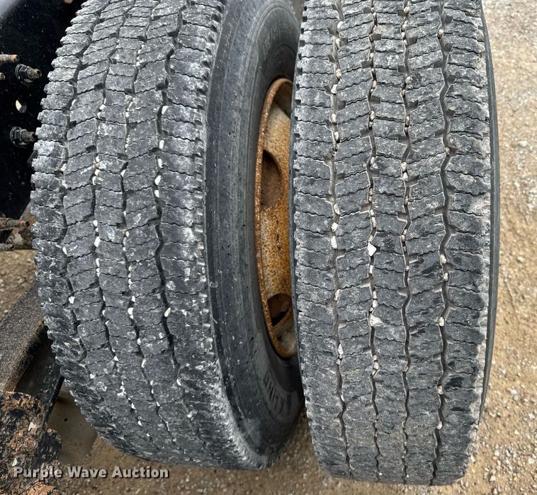 image for item DV2691 2013 Volvo Truck VNL semi truck