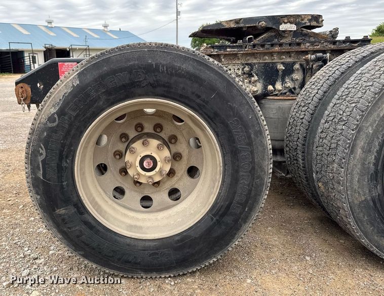 image for item DV2691 2013 Volvo Truck VNL semi truck