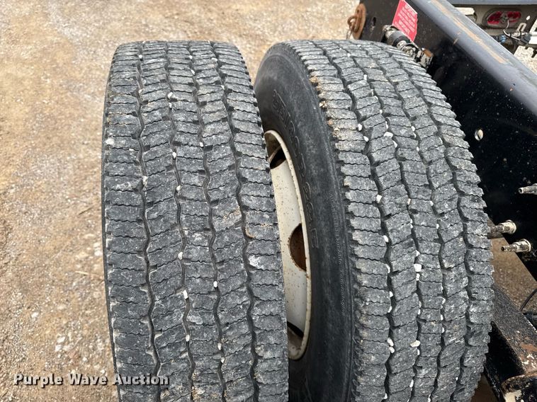 image for item DV2691 2013 Volvo Truck VNL semi truck