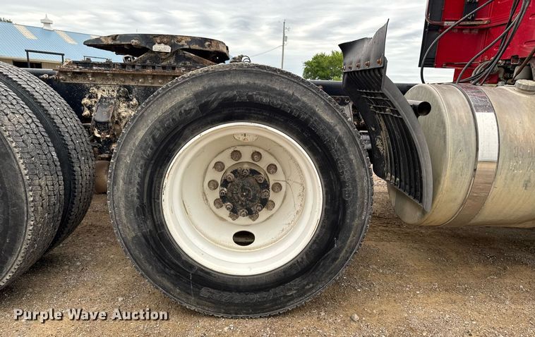 image for item DV2691 2013 Volvo Truck VNL semi truck