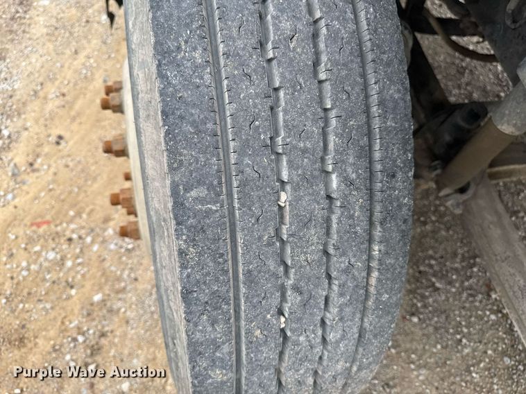 image for item DV2691 2013 Volvo Truck VNL semi truck