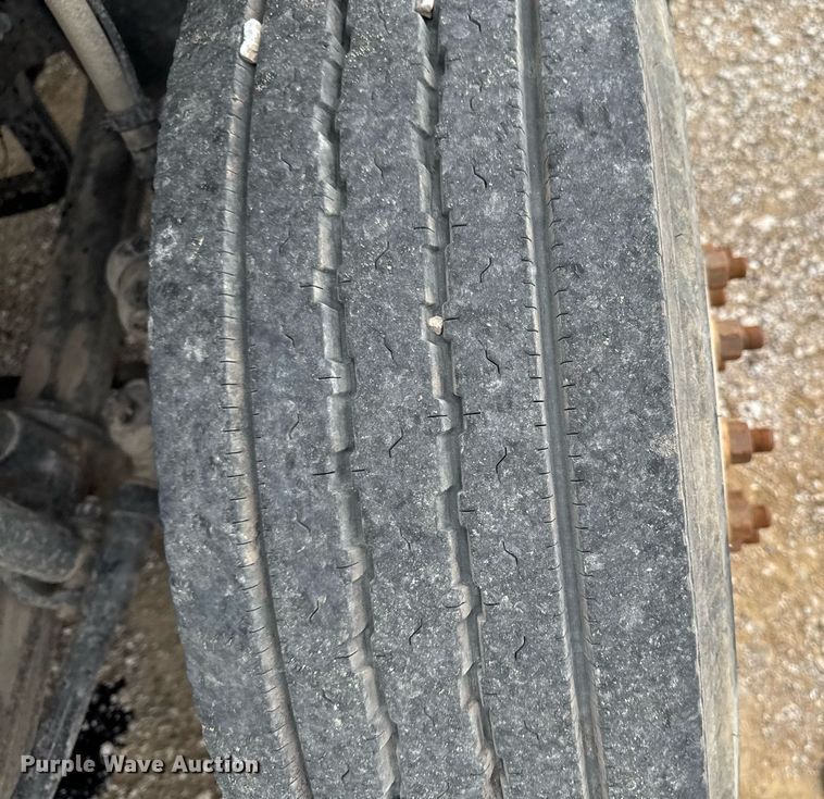 image for item DV2691 2013 Volvo Truck VNL semi truck