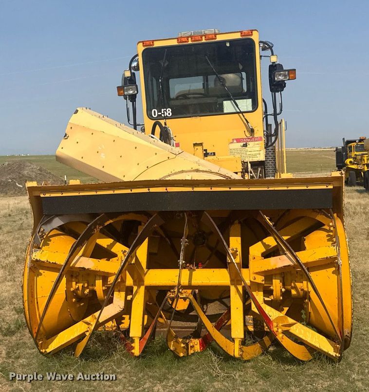 image for item DV6502 1993 Oshkosh  HB-2518B snow blower truck