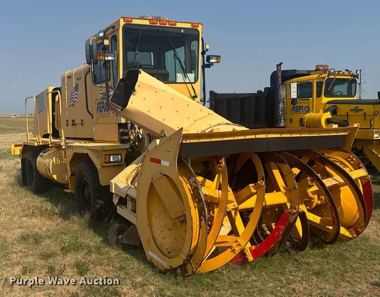 image for item DV6502 1993 Oshkosh  HB-2518B snow blower truck