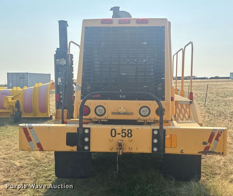 image for item DV6502 1993 Oshkosh  HB-2518B snow blower truck