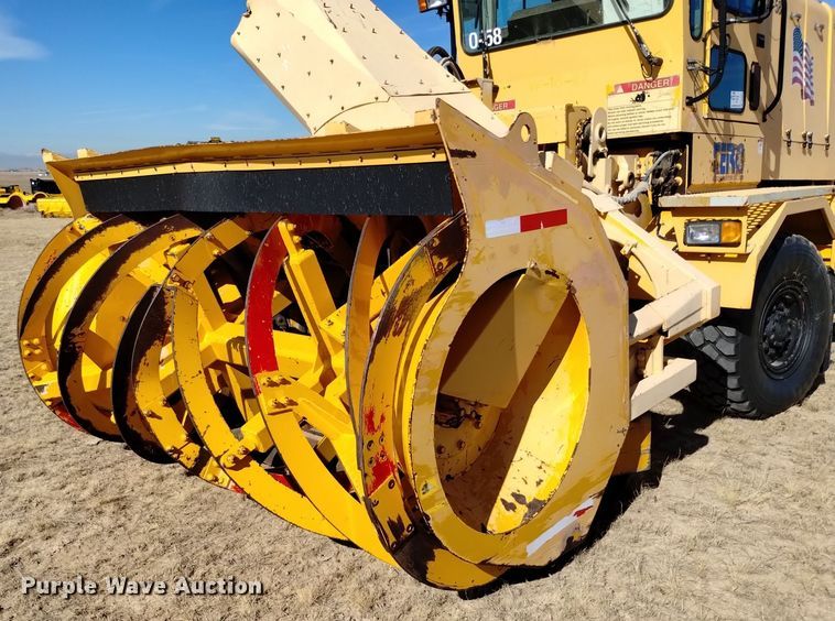 image for item DV6502 1993 Oshkosh  HB-2518B snow blower truck