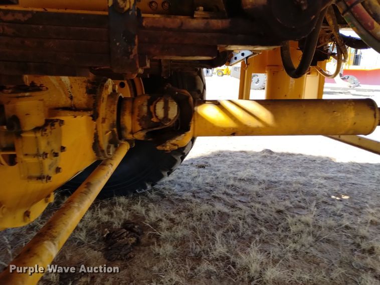 image for item DV6502 1993 Oshkosh  HB-2518B snow blower truck