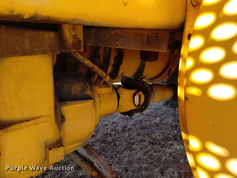 image for item DV6502 1993 Oshkosh  HB-2518B snow blower truck