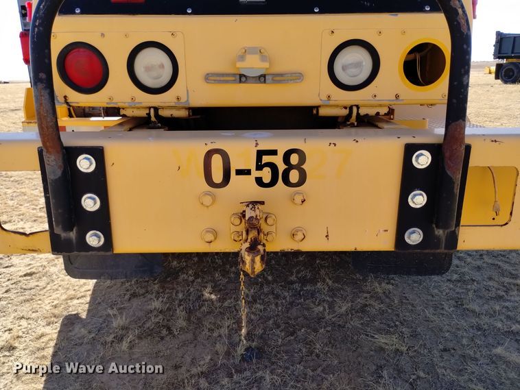 image for item DV6502 1993 Oshkosh  HB-2518B snow blower truck