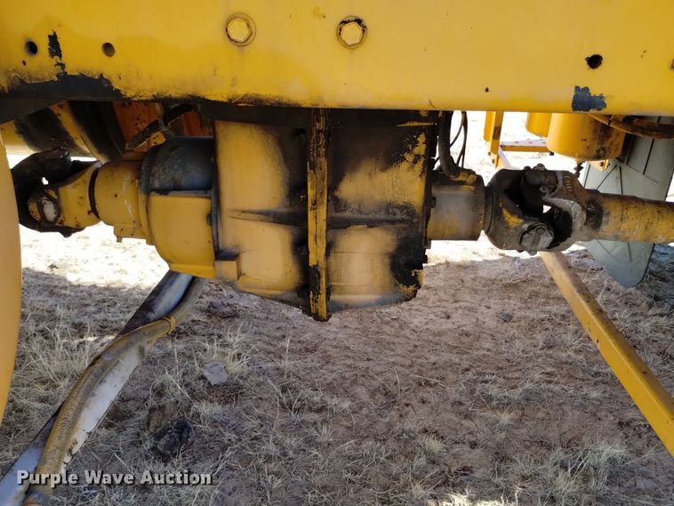 image for item DV6502 1993 Oshkosh  HB-2518B snow blower truck