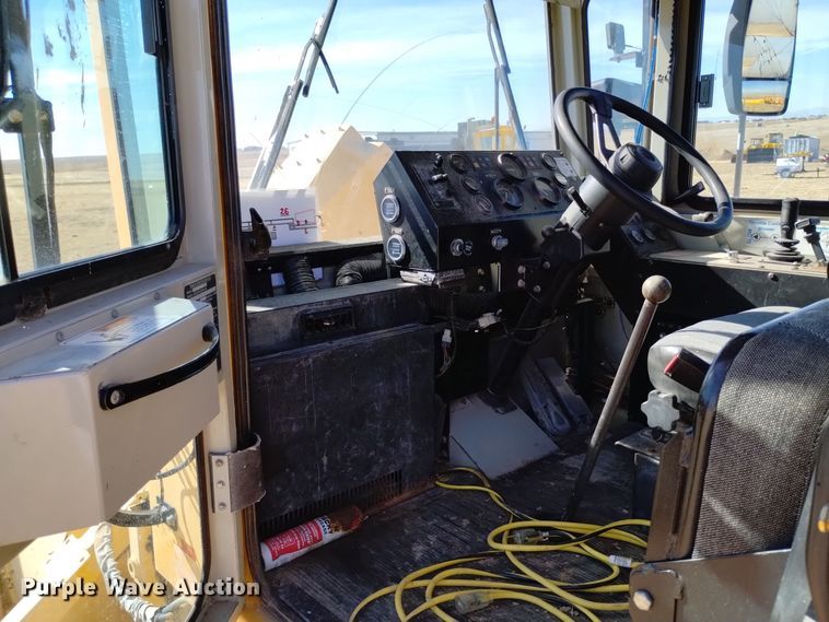 image for item DV6502 1993 Oshkosh  HB-2518B snow blower truck