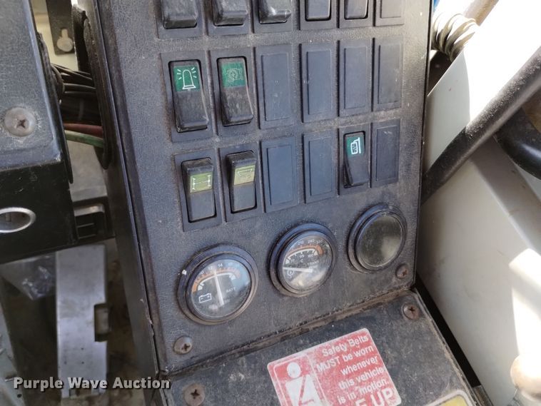 image for item DV6502 1993 Oshkosh  HB-2518B snow blower truck