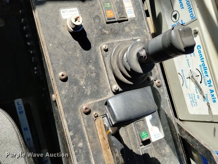 image for item DV6502 1993 Oshkosh  HB-2518B snow blower truck