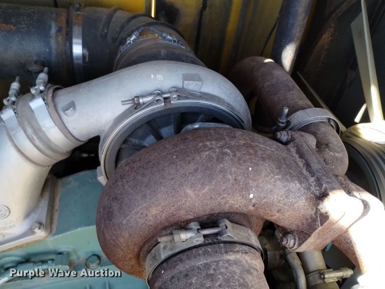 image for item DV6502 1993 Oshkosh  HB-2518B snow blower truck