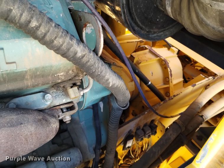 image for item DV6502 1993 Oshkosh  HB-2518B snow blower truck