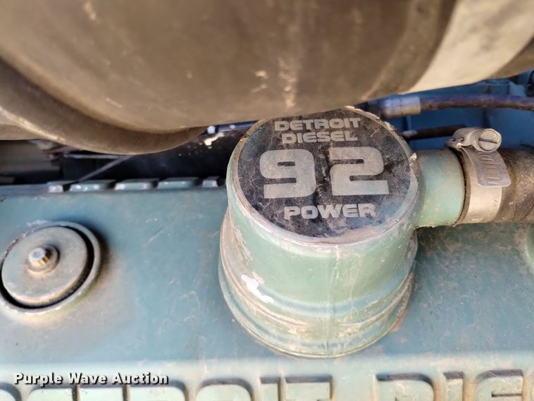 image for item DV6502 1993 Oshkosh  HB-2518B snow blower truck