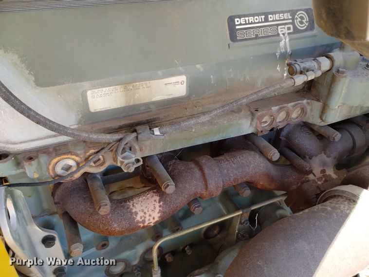 image for item DV6502 1993 Oshkosh  HB-2518B snow blower truck