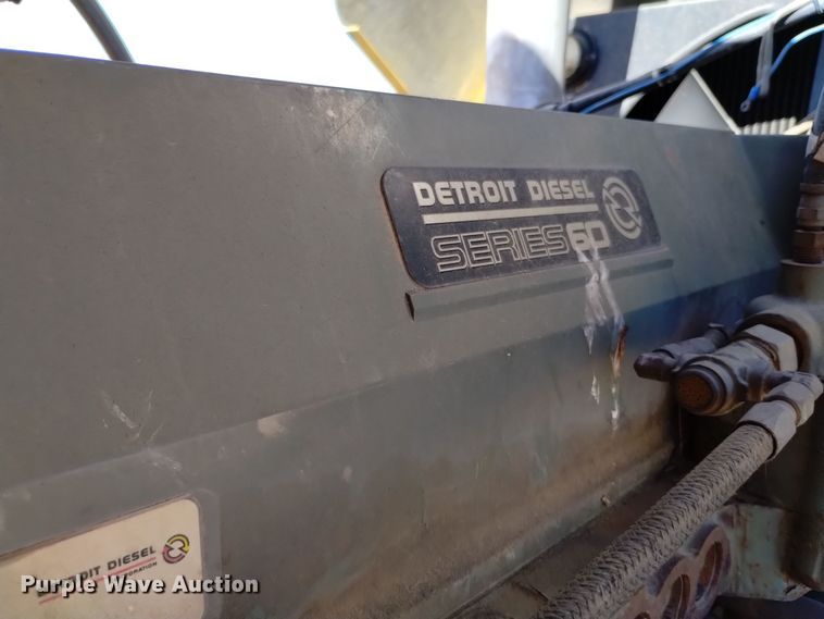 image for item DV6502 1993 Oshkosh  HB-2518B snow blower truck