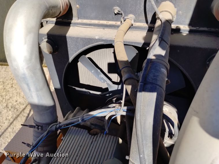 image for item DV6502 1993 Oshkosh  HB-2518B snow blower truck